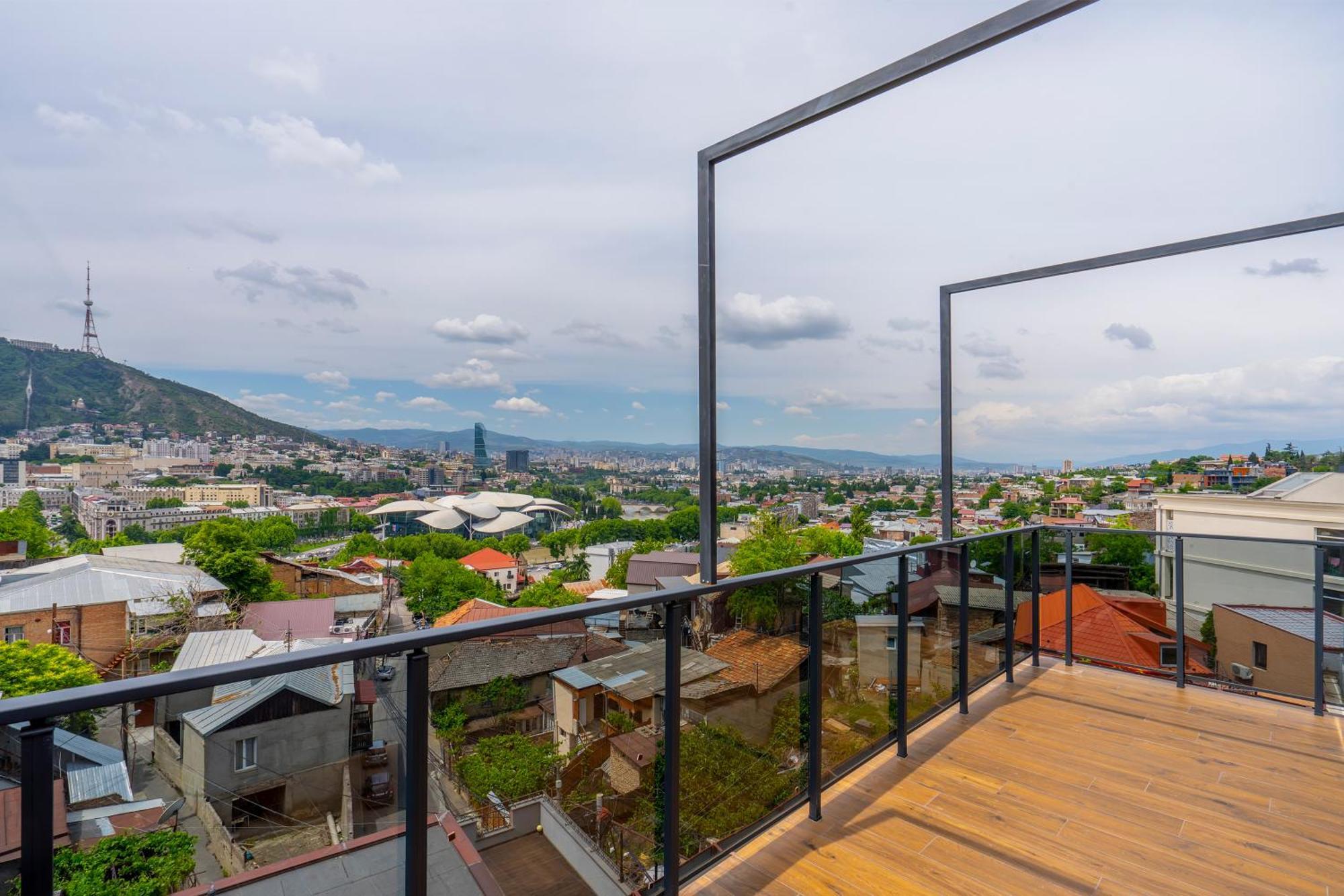 Iris Hotel Tiflis Dış mekan fotoğraf