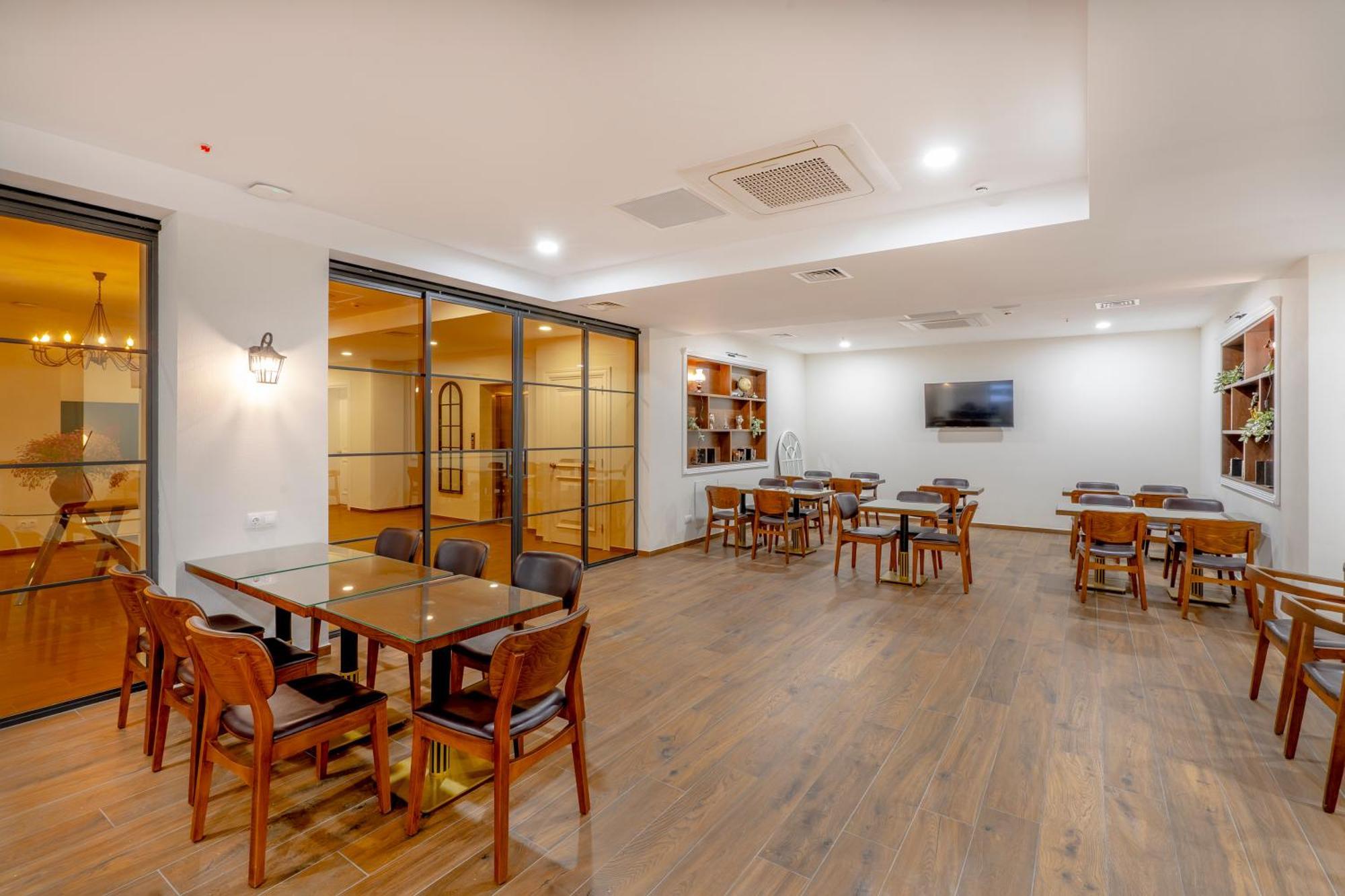 Iris Hotel Tiflis Dış mekan fotoğraf