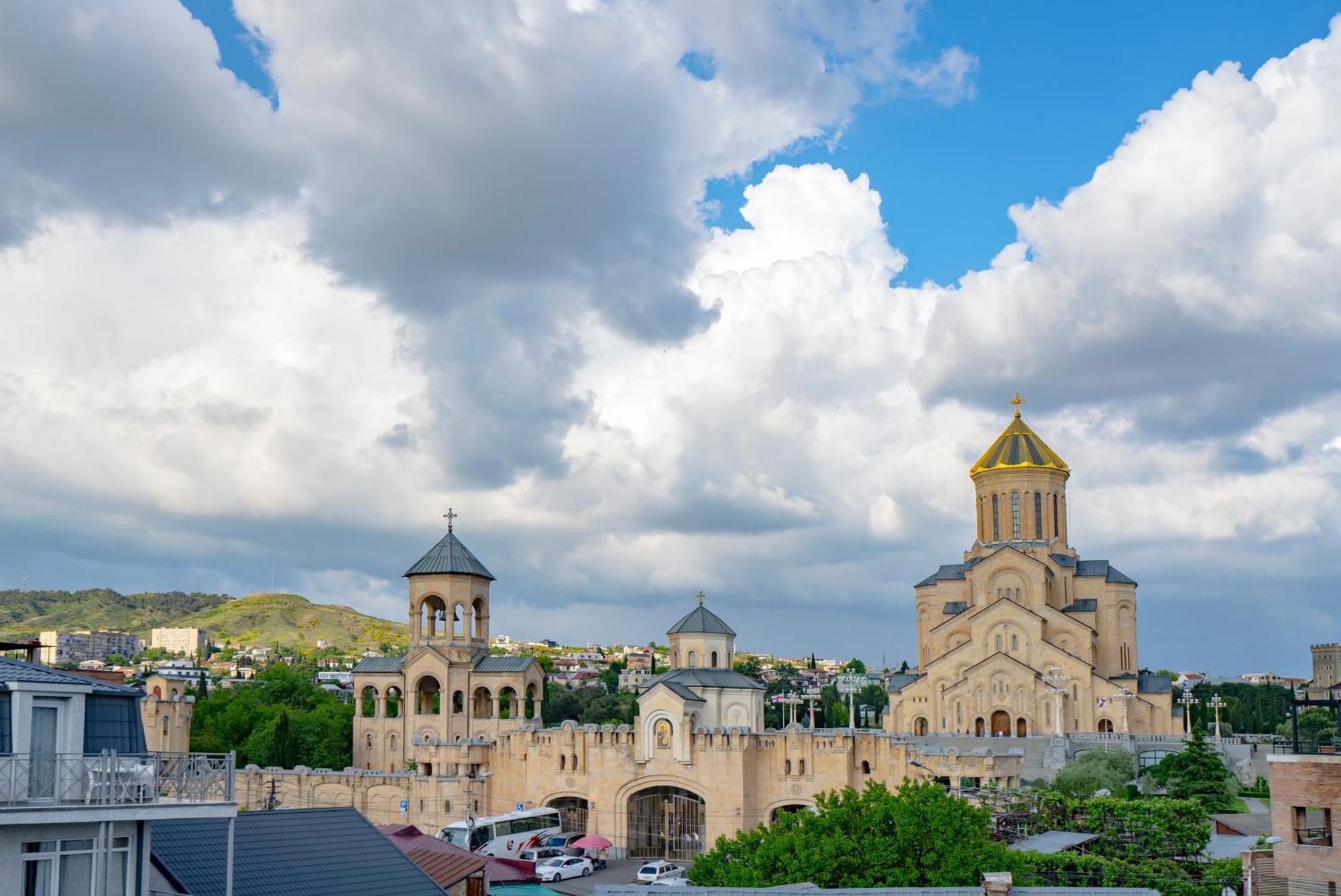 Iris Hotel Tiflis Dış mekan fotoğraf