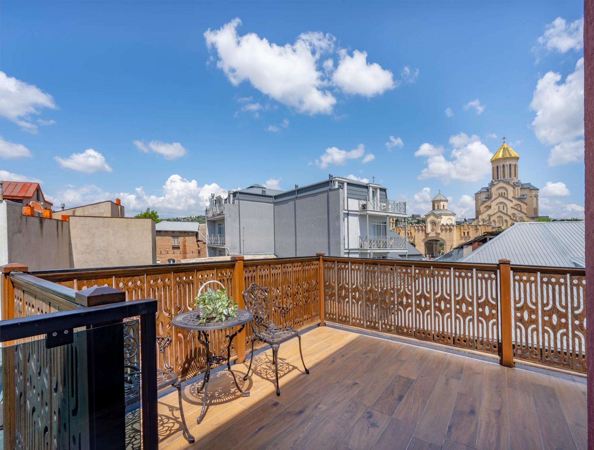 Iris Hotel Tiflis Dış mekan fotoğraf