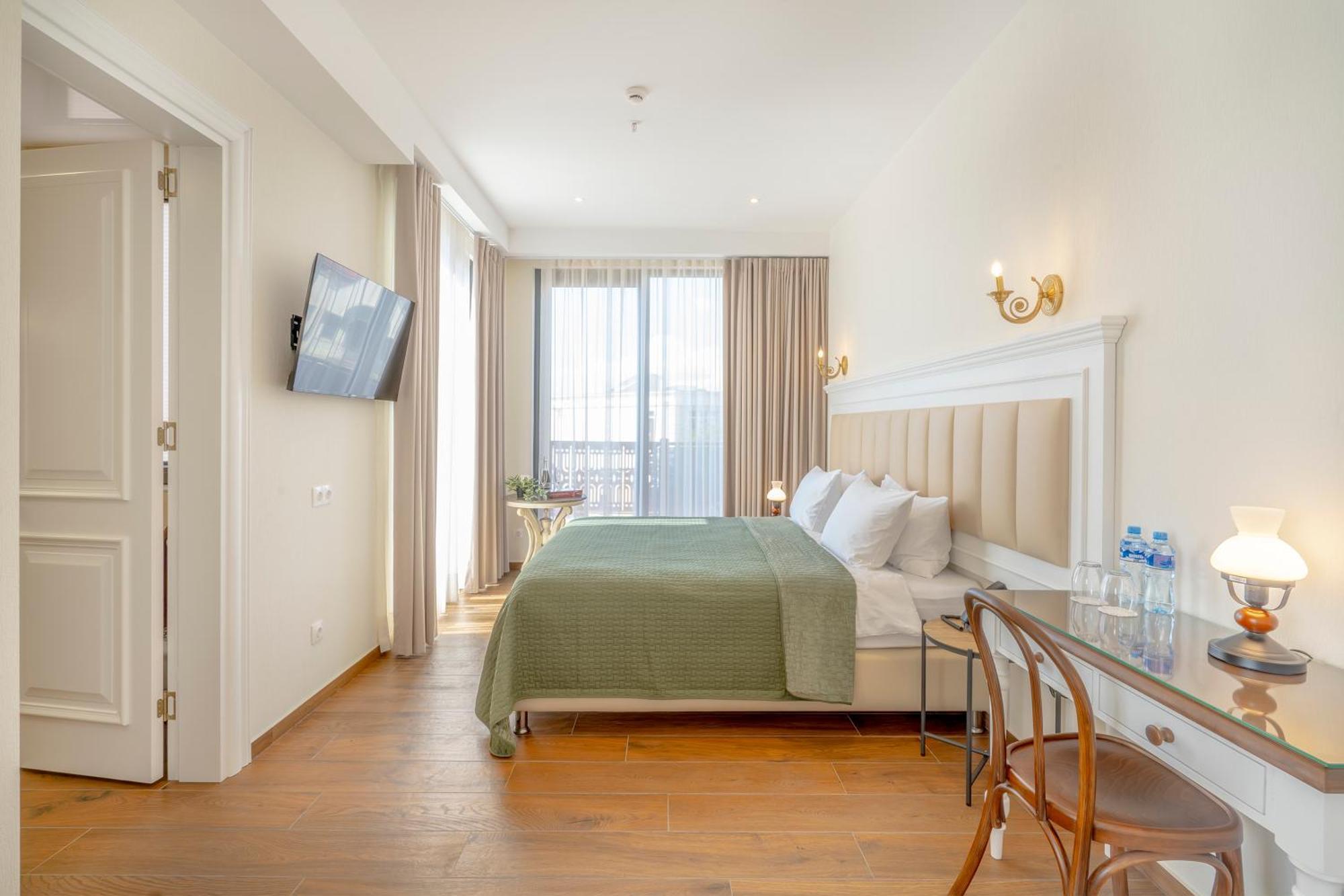 Iris Hotel Tiflis Dış mekan fotoğraf