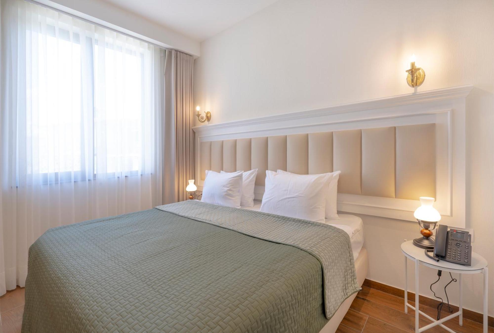 Iris Hotel Tiflis Dış mekan fotoğraf