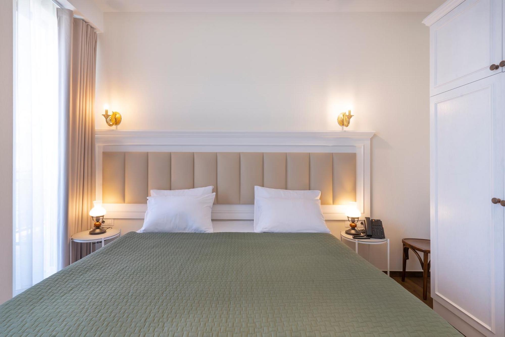 Iris Hotel Tiflis Dış mekan fotoğraf