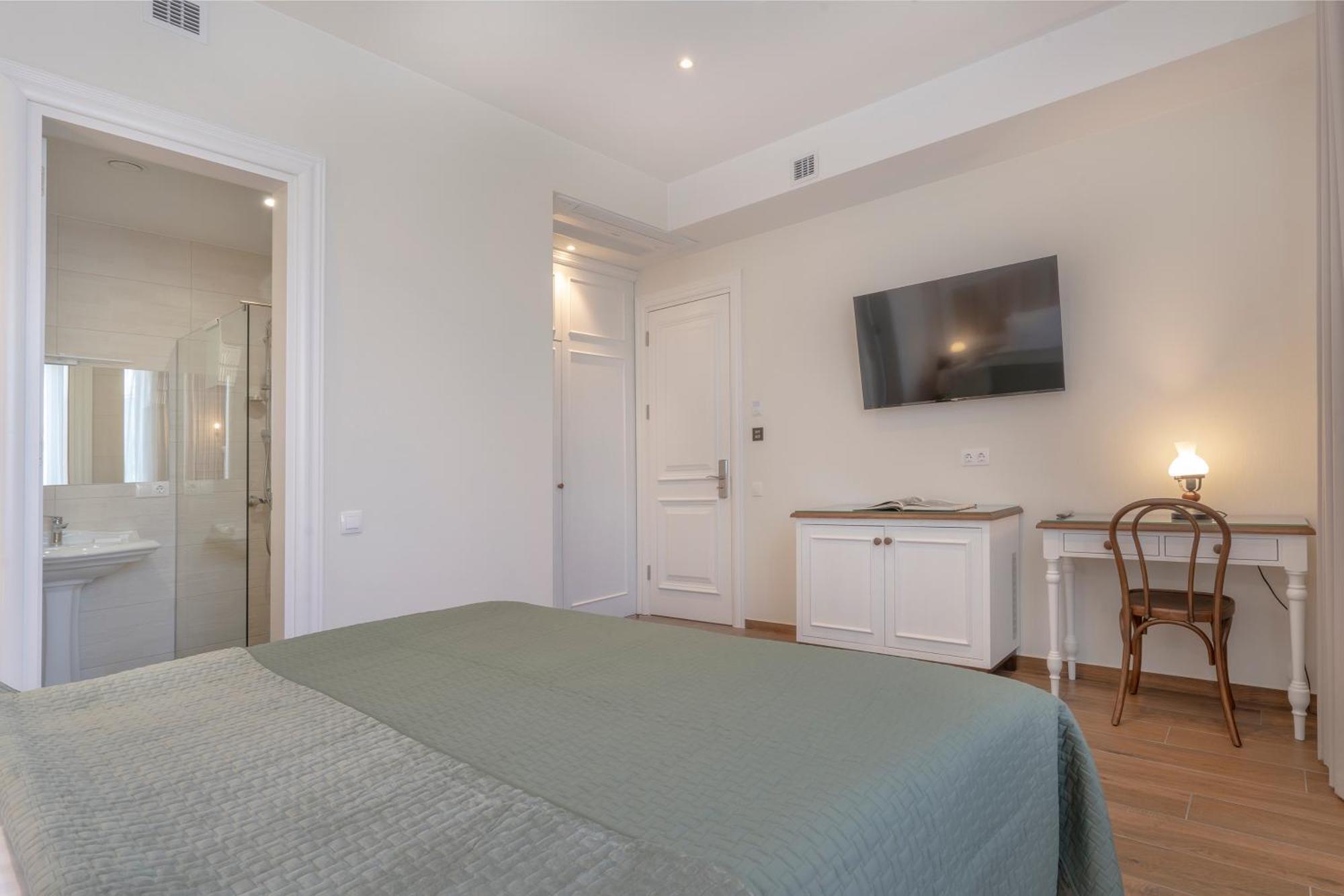 Iris Hotel Tiflis Dış mekan fotoğraf