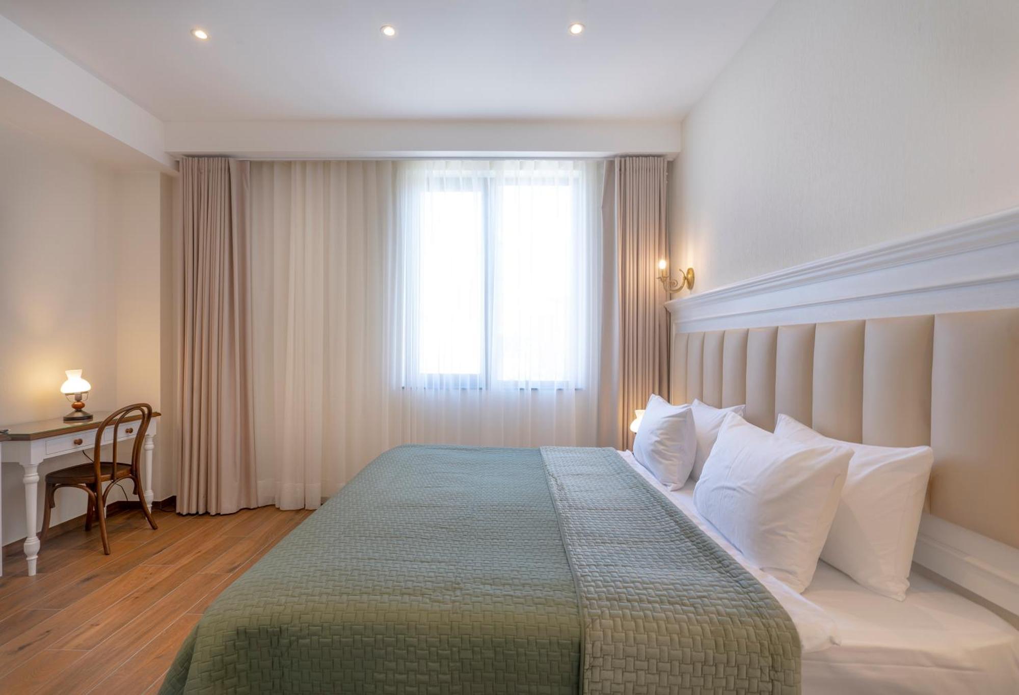 Iris Hotel Tiflis Dış mekan fotoğraf