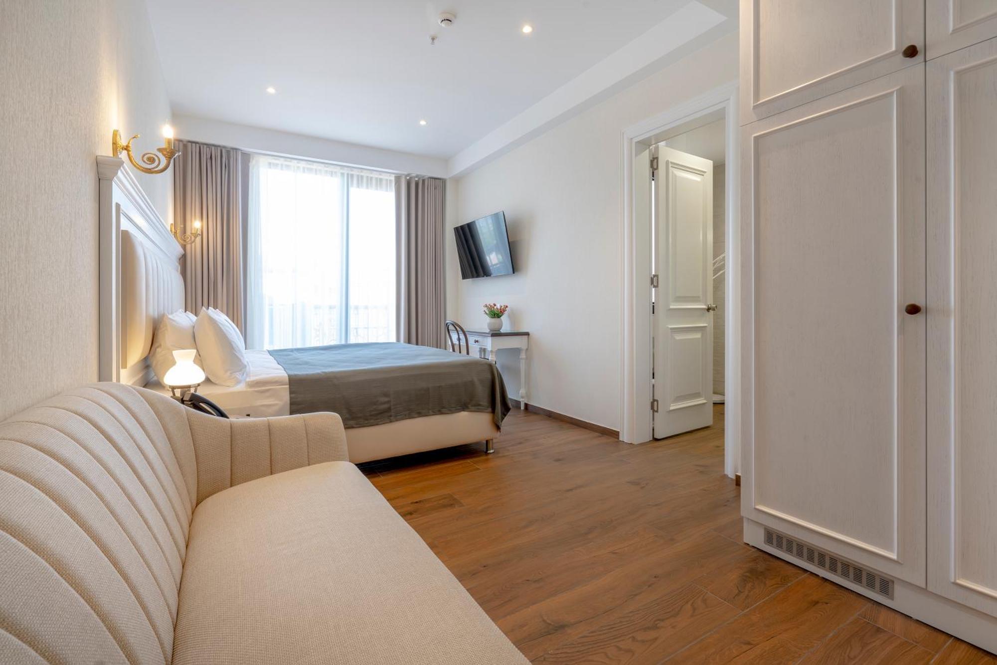 Iris Hotel Tiflis Dış mekan fotoğraf